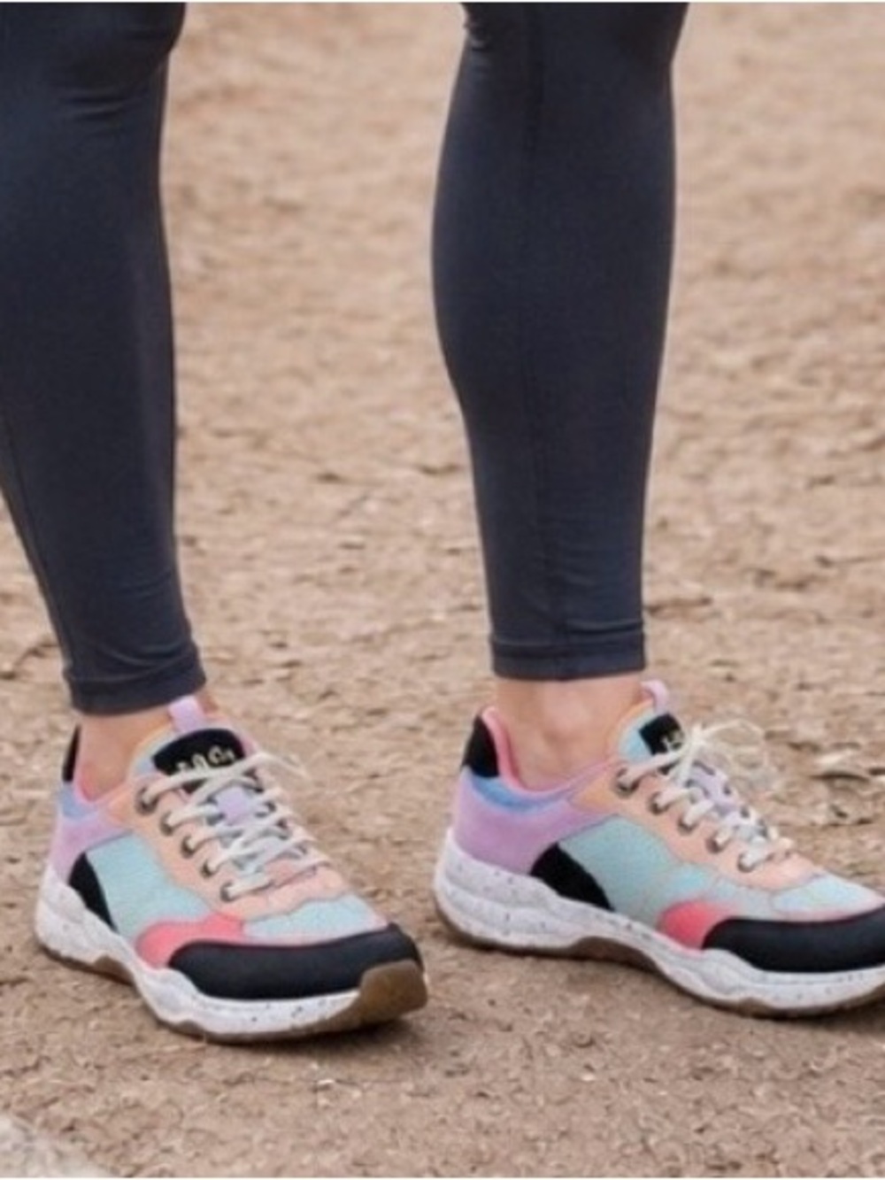 Taos Footwear Colorblock Retro multicolor Sneakers - Pink, Blue, Coral size 6
